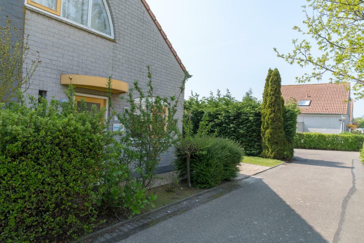브레스켄 Twee-Onder-Een-Kapvakantiewoning Met Ruime Tuin - Fort Soleil 17 빌라 외부 사진